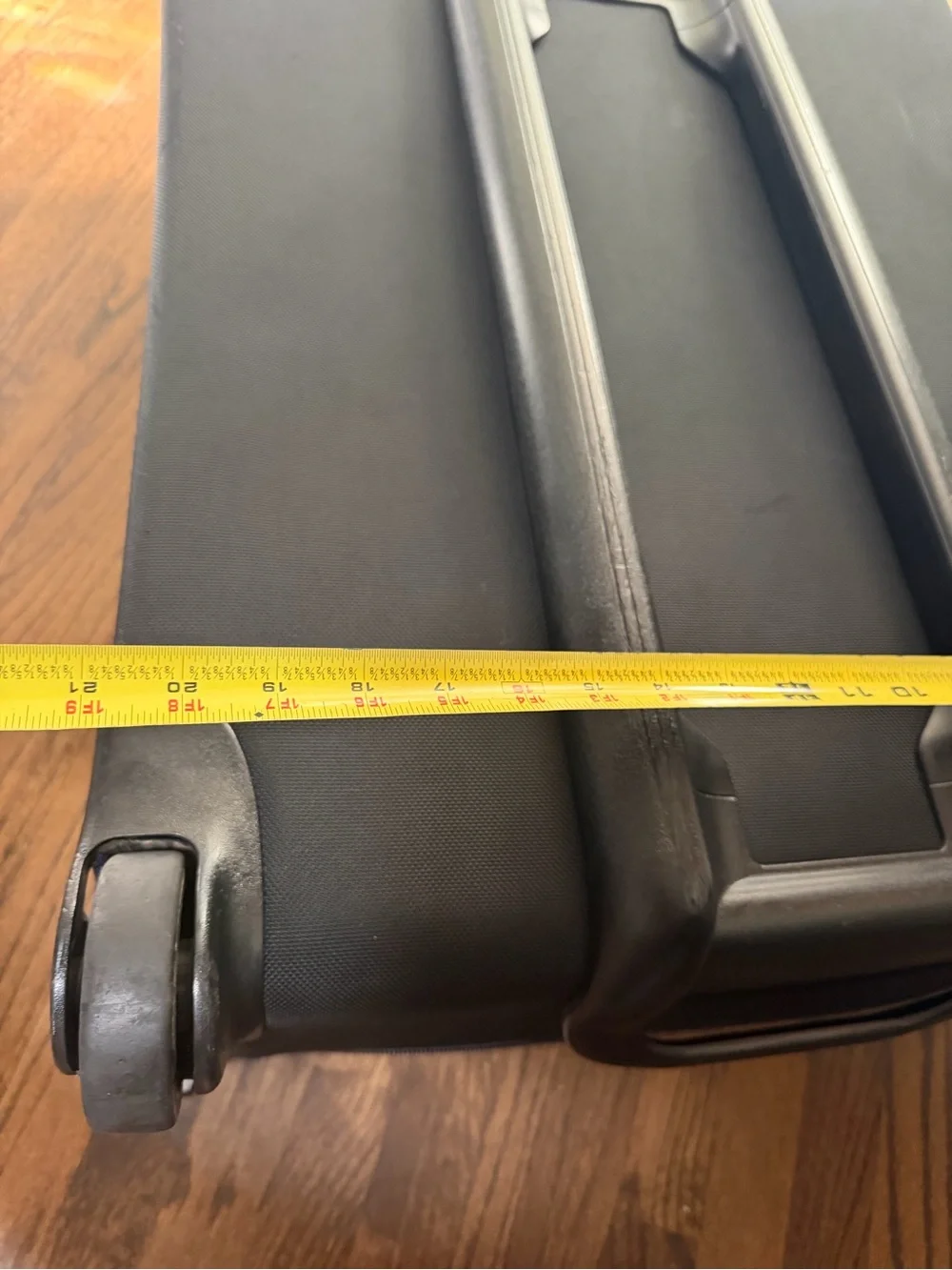 Briggs & Riley Black Rolling Travel Case with Telescoping Handle